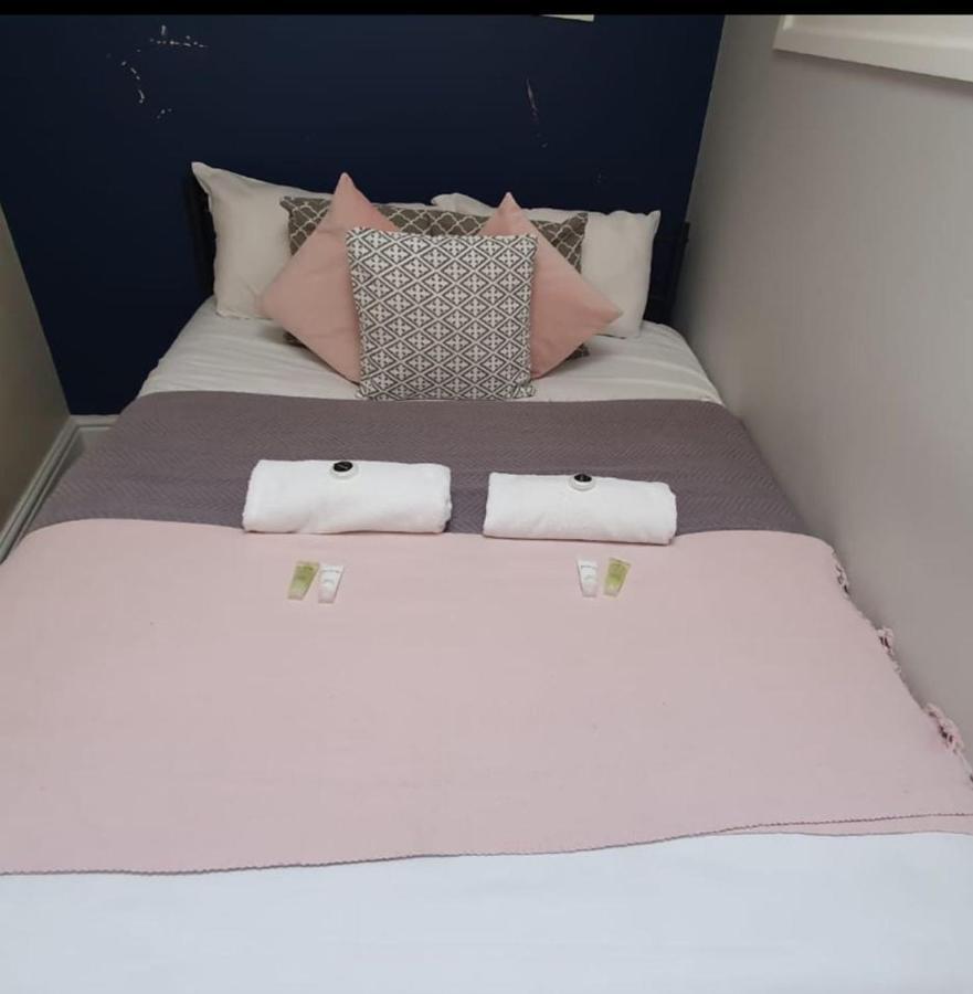 Stunning Hepburn Suite! 바스 외부 사진